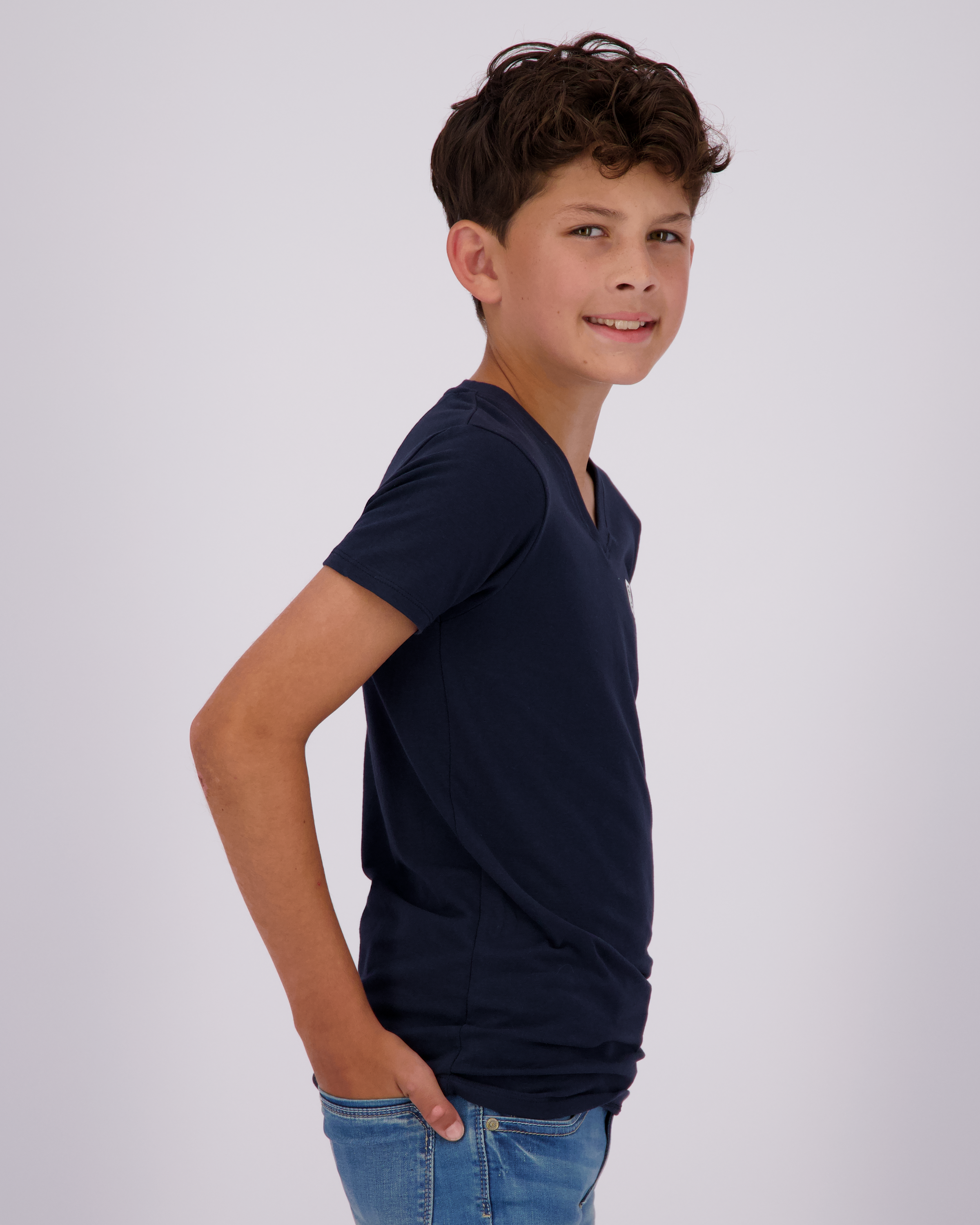 B Basic v-neck T-shirt