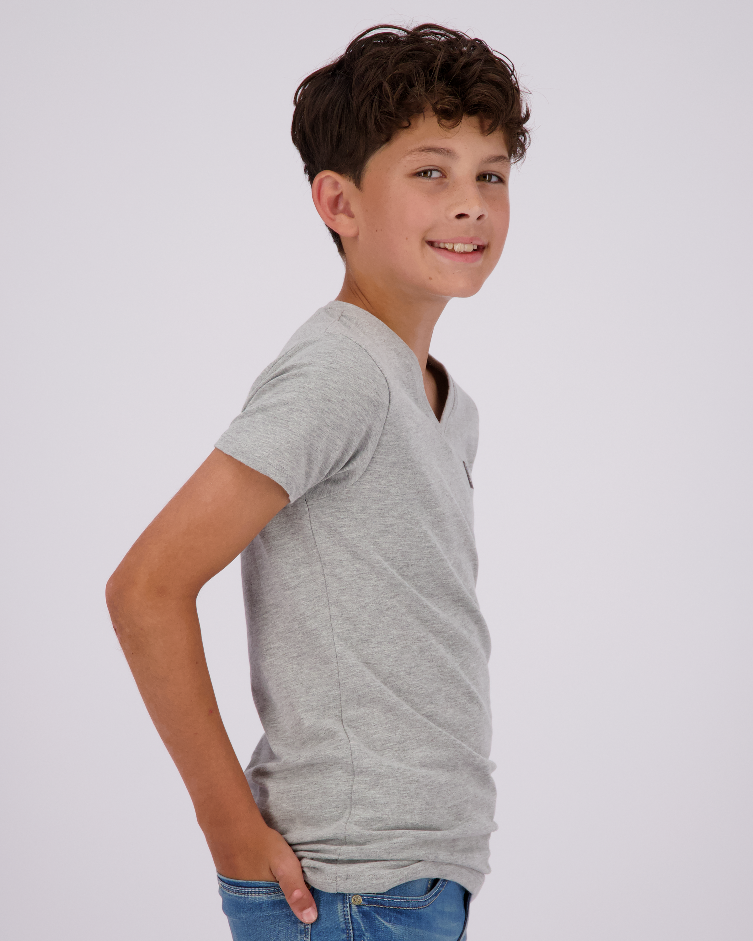 B Basic v-neck T-shirt