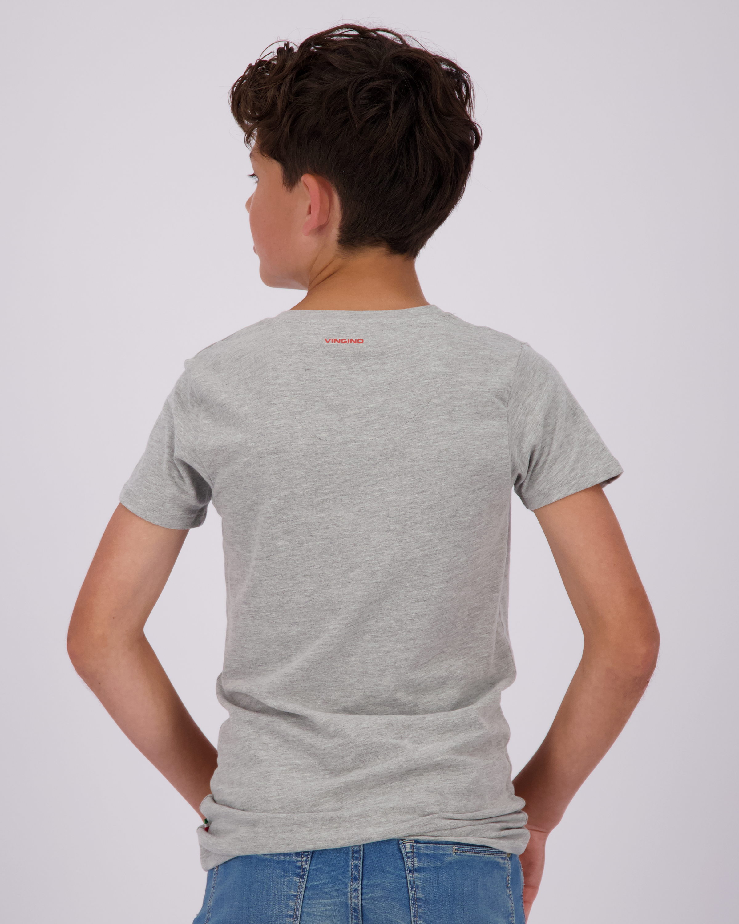 B Basic v-neck T-shirt