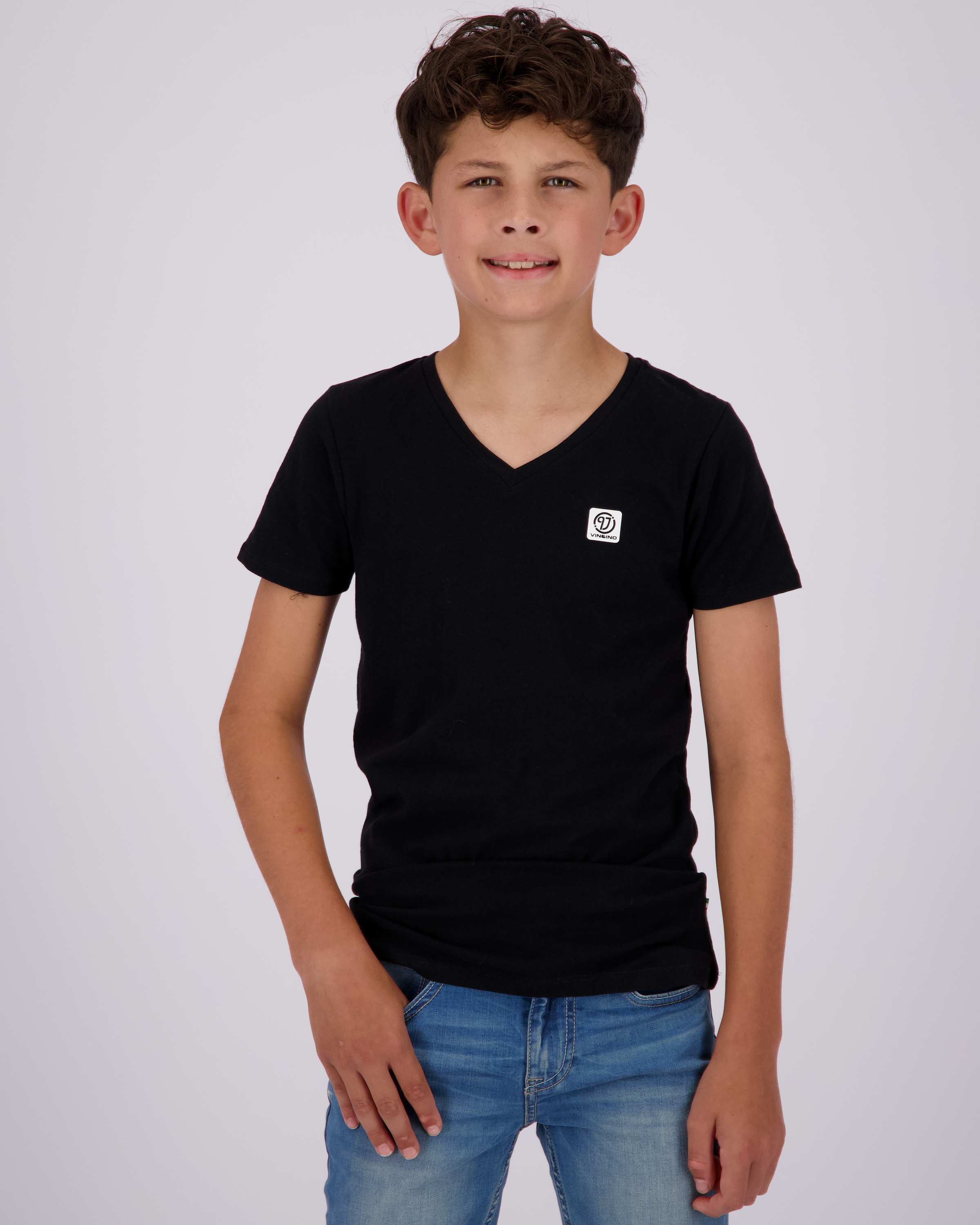 B Basic v-neck T-shirt